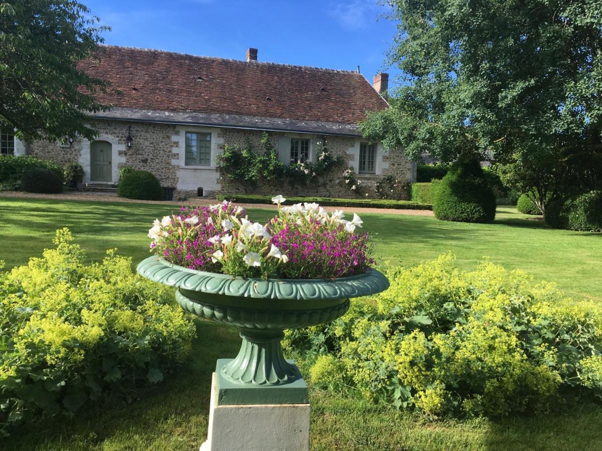 Le Manoir De Maucartier Bed & Breakfast Monnaie Bagian luar foto