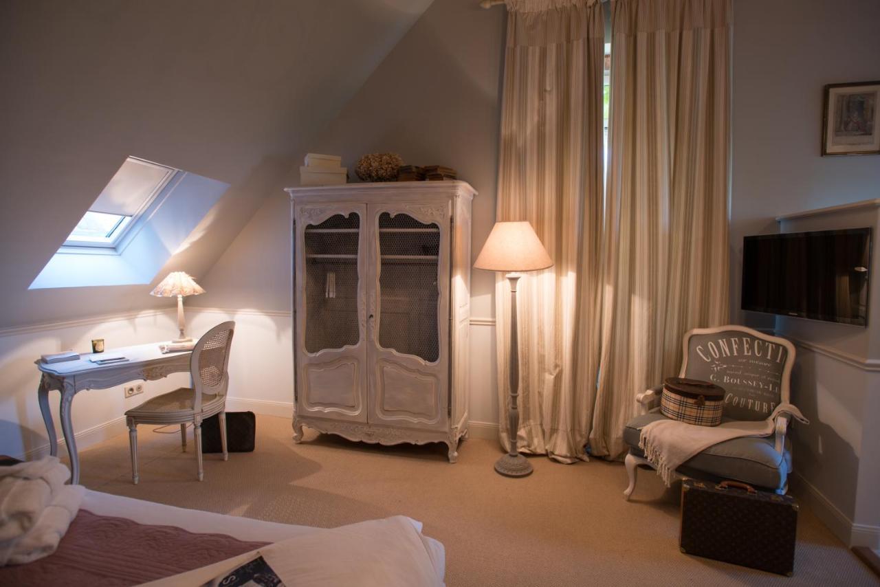 Le Manoir De Maucartier Bed & Breakfast Monnaie Bagian luar foto
