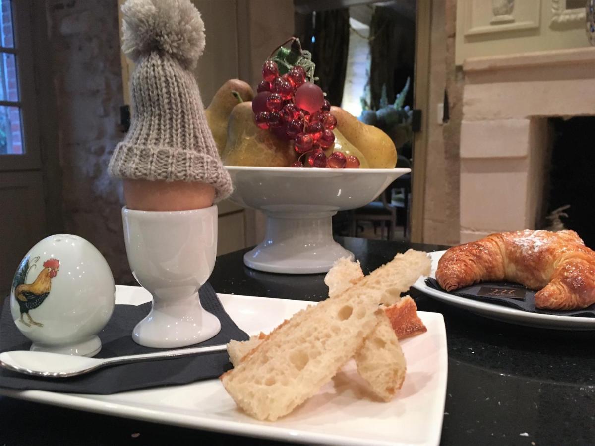 Le Manoir De Maucartier Bed & Breakfast Monnaie Bagian luar foto