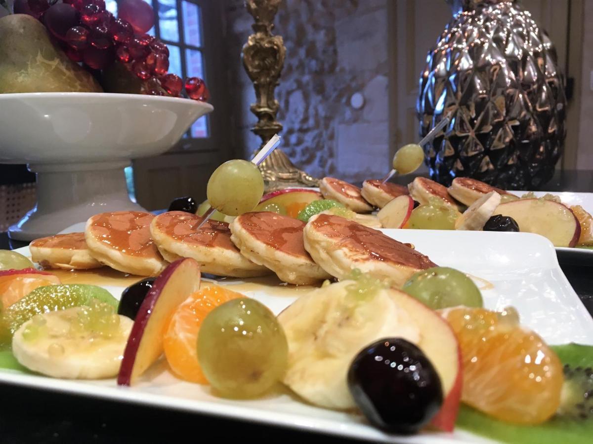 Le Manoir De Maucartier Bed & Breakfast Monnaie Bagian luar foto