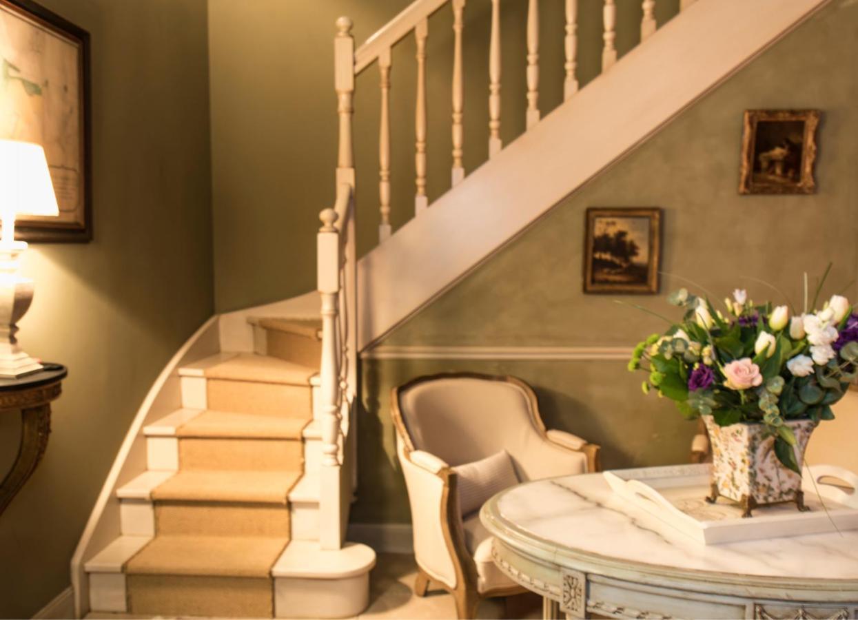 Le Manoir De Maucartier Bed & Breakfast Monnaie Bagian luar foto