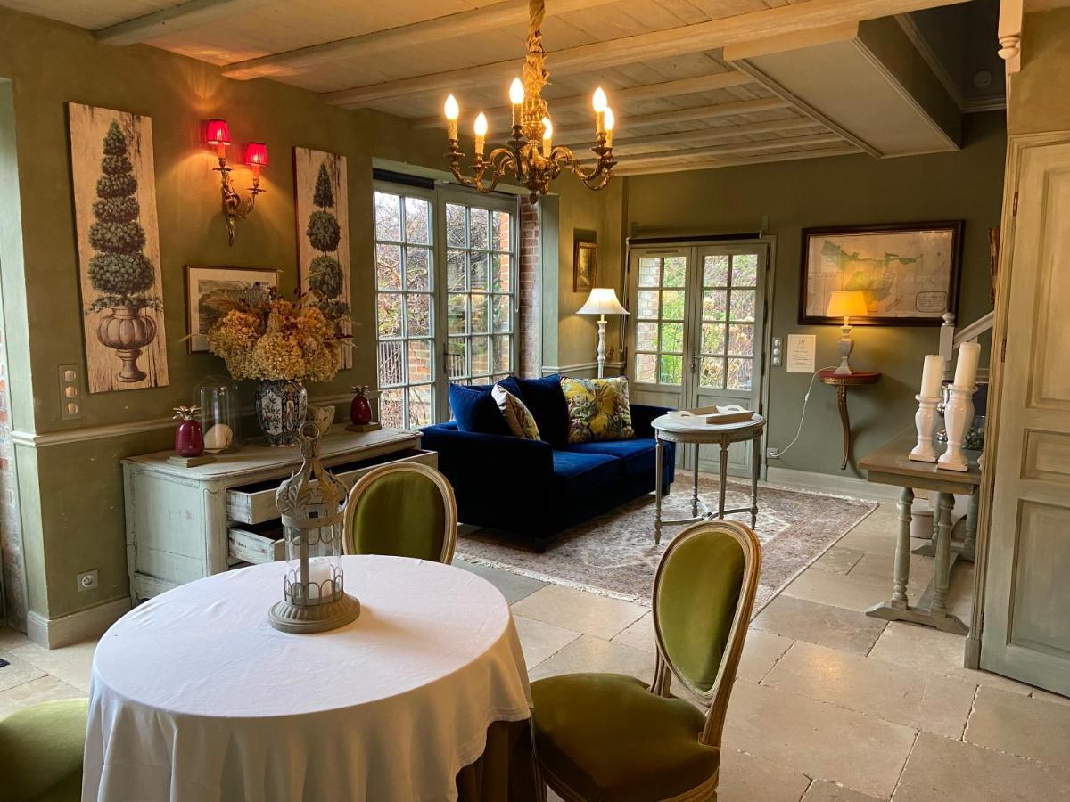 Le Manoir De Maucartier Bed & Breakfast Monnaie Bagian luar foto