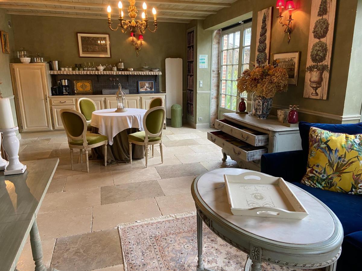 Le Manoir De Maucartier Bed & Breakfast Monnaie Bagian luar foto