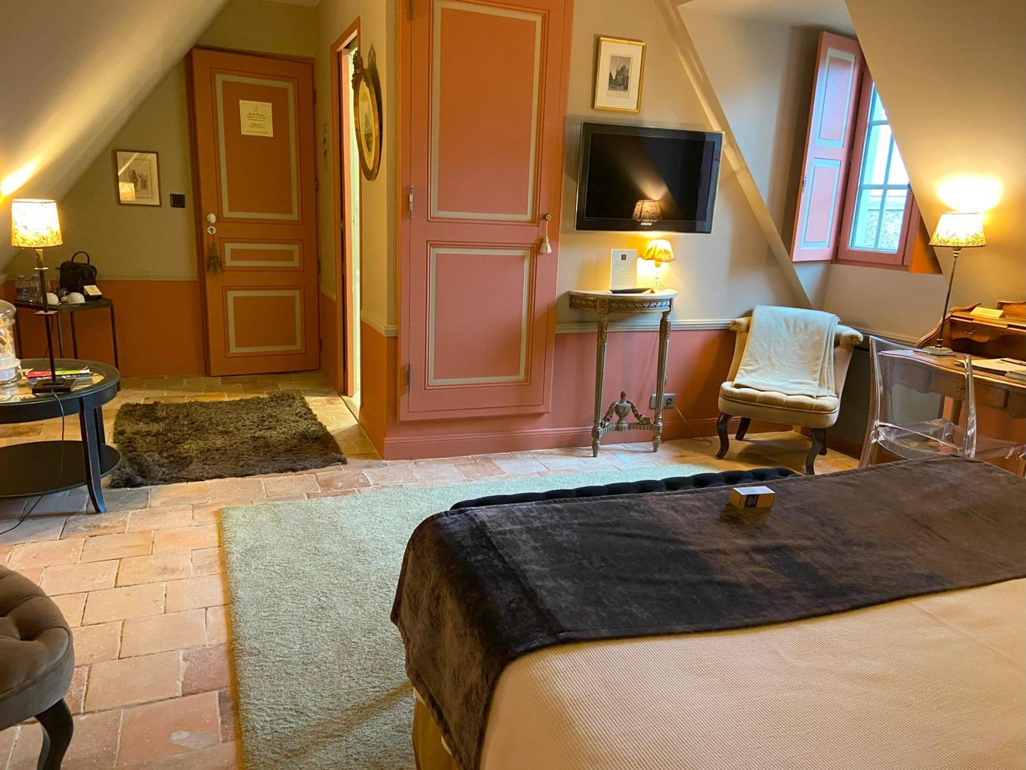 Le Manoir De Maucartier Bed & Breakfast Monnaie Bagian luar foto